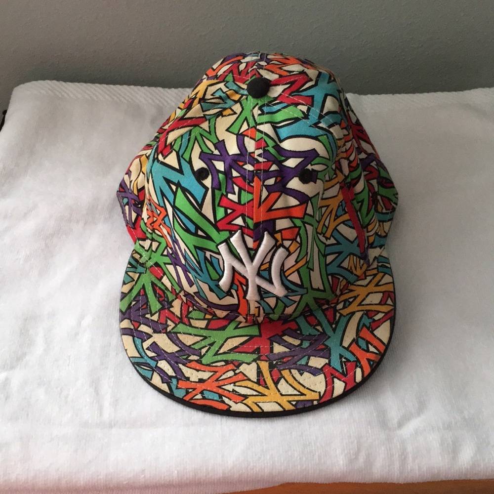 NY colorful fitted cap Size 7 3/4